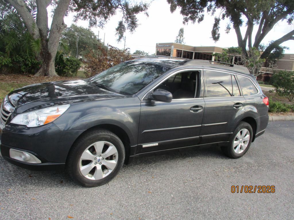 2012 Subaru Outback Limited's photo