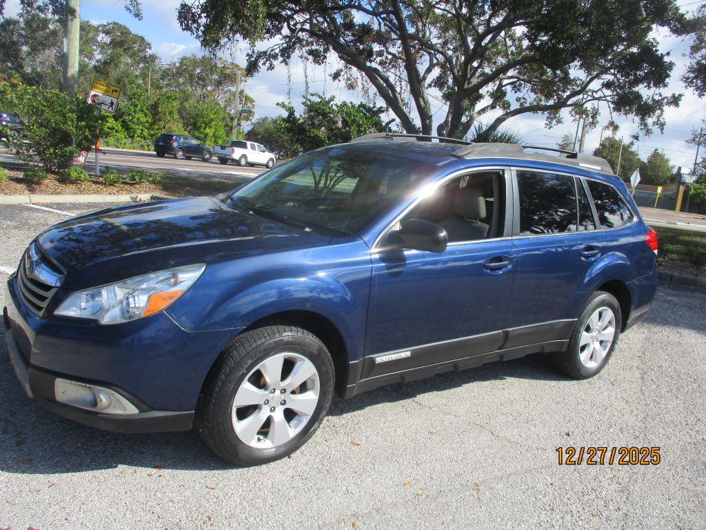 2010 Subaru Outback I Limited's photo