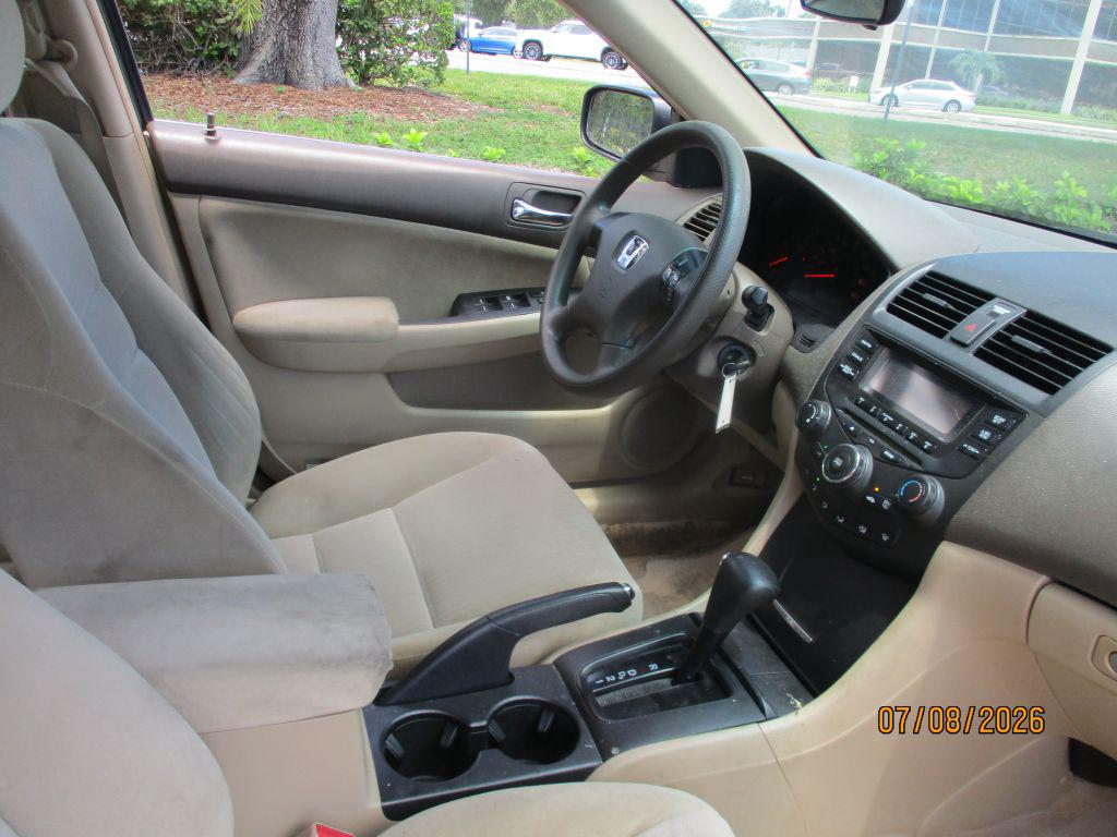 2004 Honda Accord LX - Photo 9